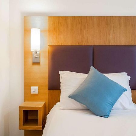 Comfort Inn Manchester North 米德尔顿 外观 照片