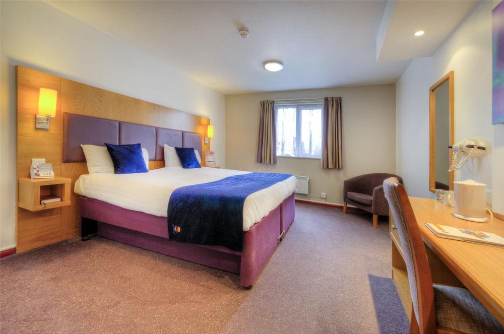 Comfort Inn Manchester North 米德尔顿 外观 照片