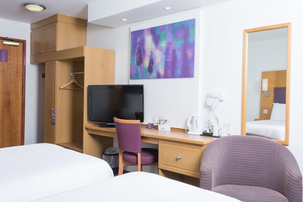 Comfort Inn Manchester North 米德尔顿 外观 照片