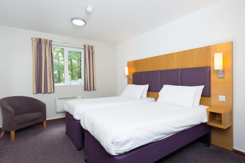 Comfort Inn Manchester North 米德尔顿 外观 照片