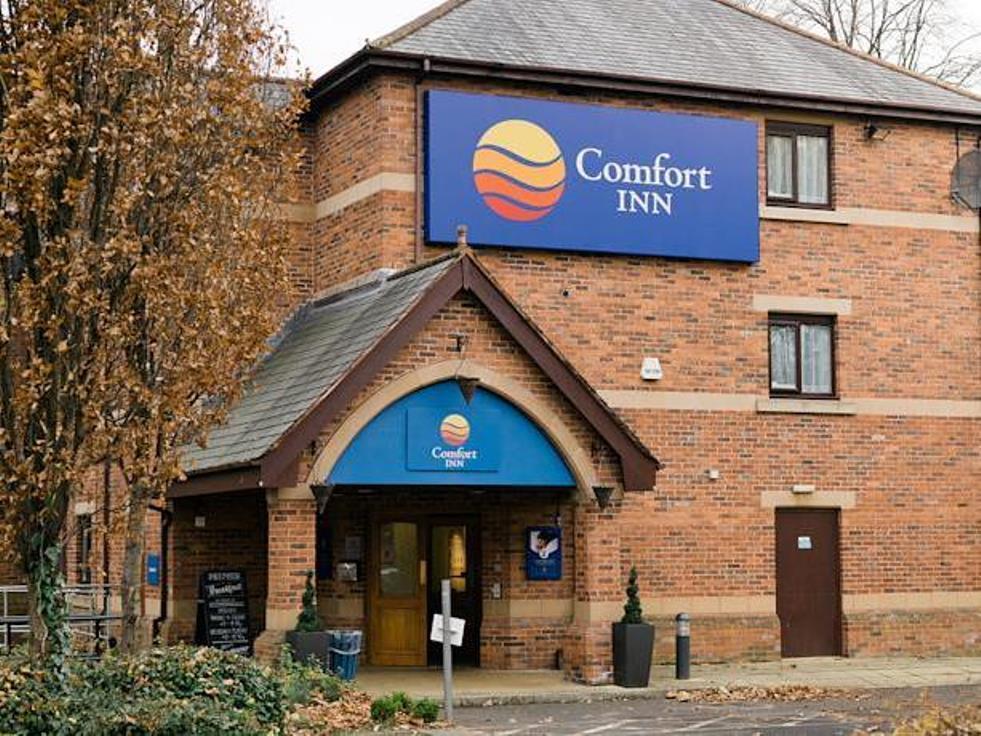 Comfort Inn Manchester North 米德尔顿 外观 照片