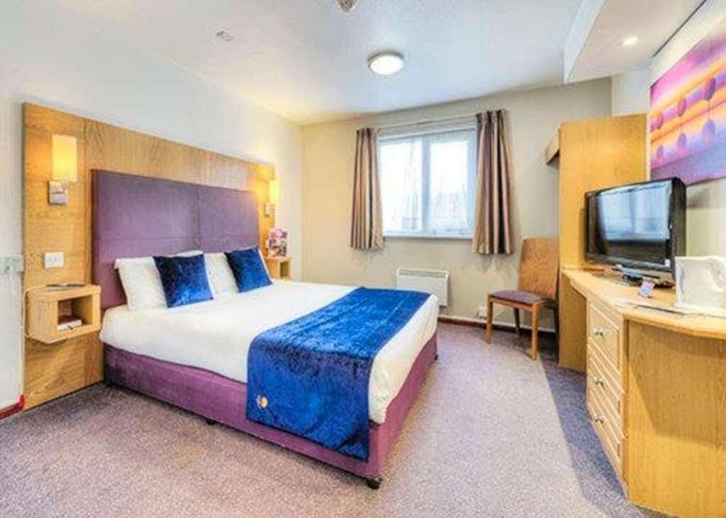 Comfort Inn Manchester North 米德尔顿 外观 照片