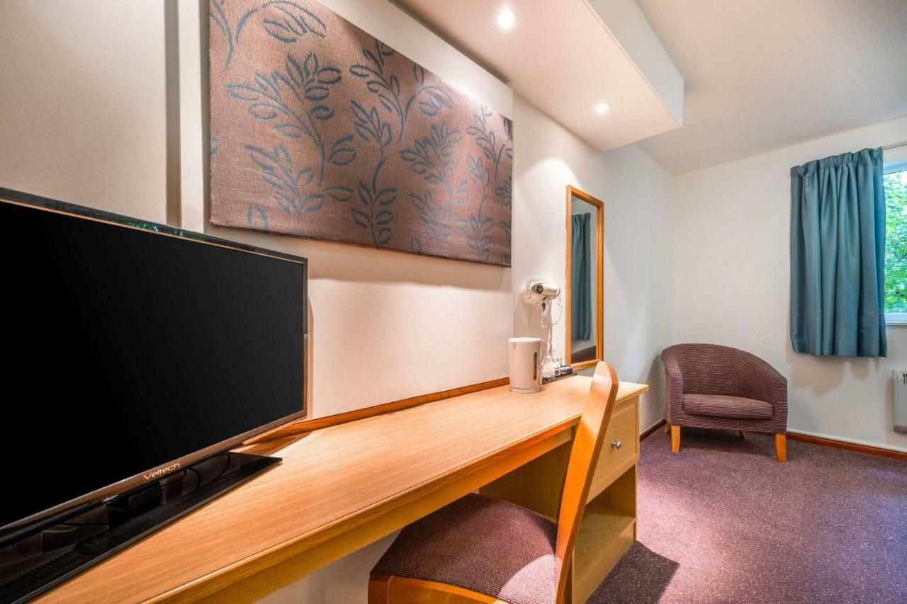 Comfort Inn Manchester North 米德尔顿 外观 照片