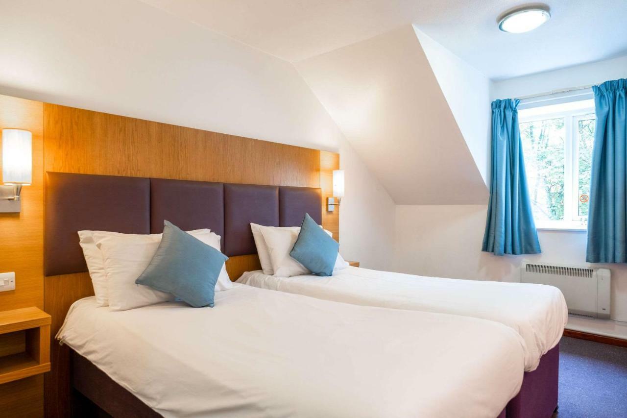 Comfort Inn Manchester North 米德尔顿 外观 照片
