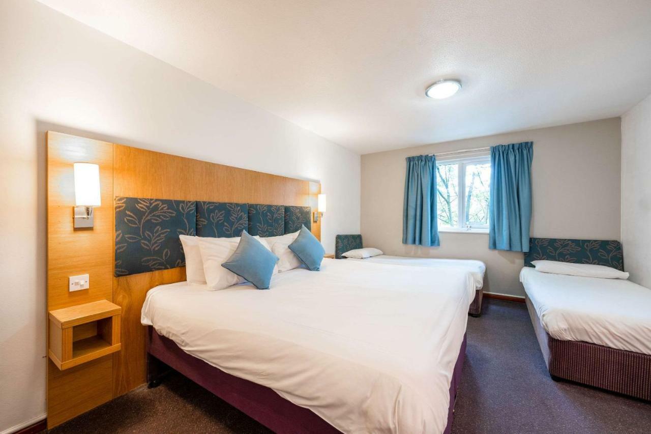 Comfort Inn Manchester North 米德尔顿 外观 照片