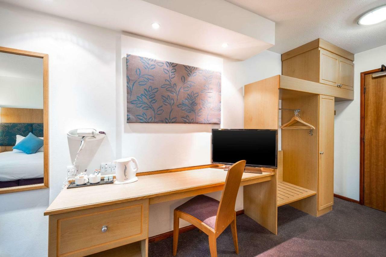 Comfort Inn Manchester North 米德尔顿 外观 照片