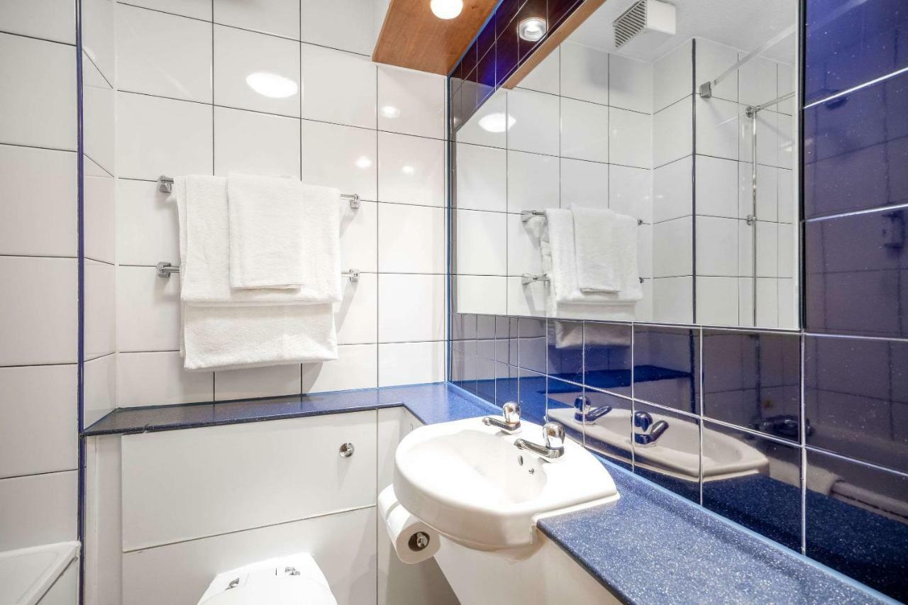 Comfort Inn Manchester North 米德尔顿 外观 照片