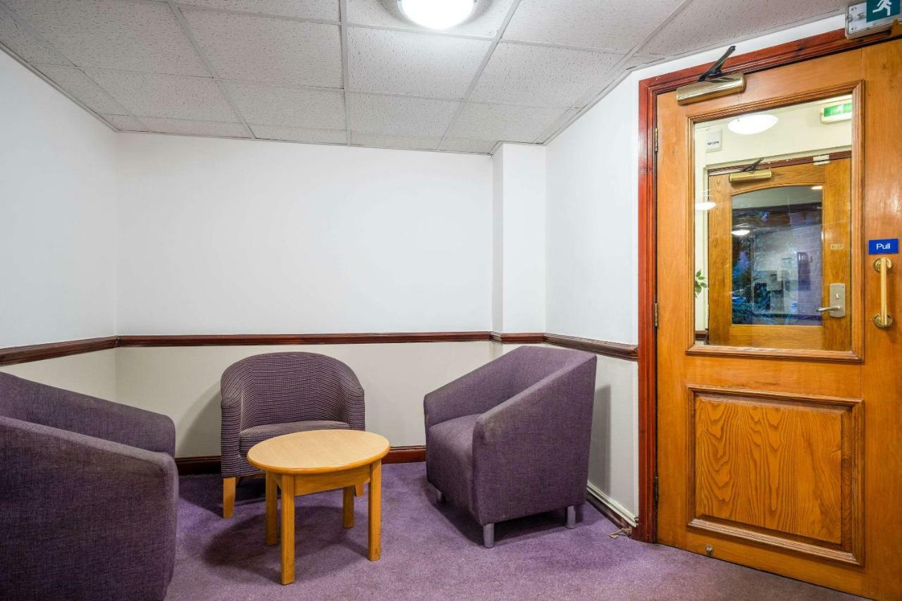 Comfort Inn Manchester North 米德尔顿 外观 照片
