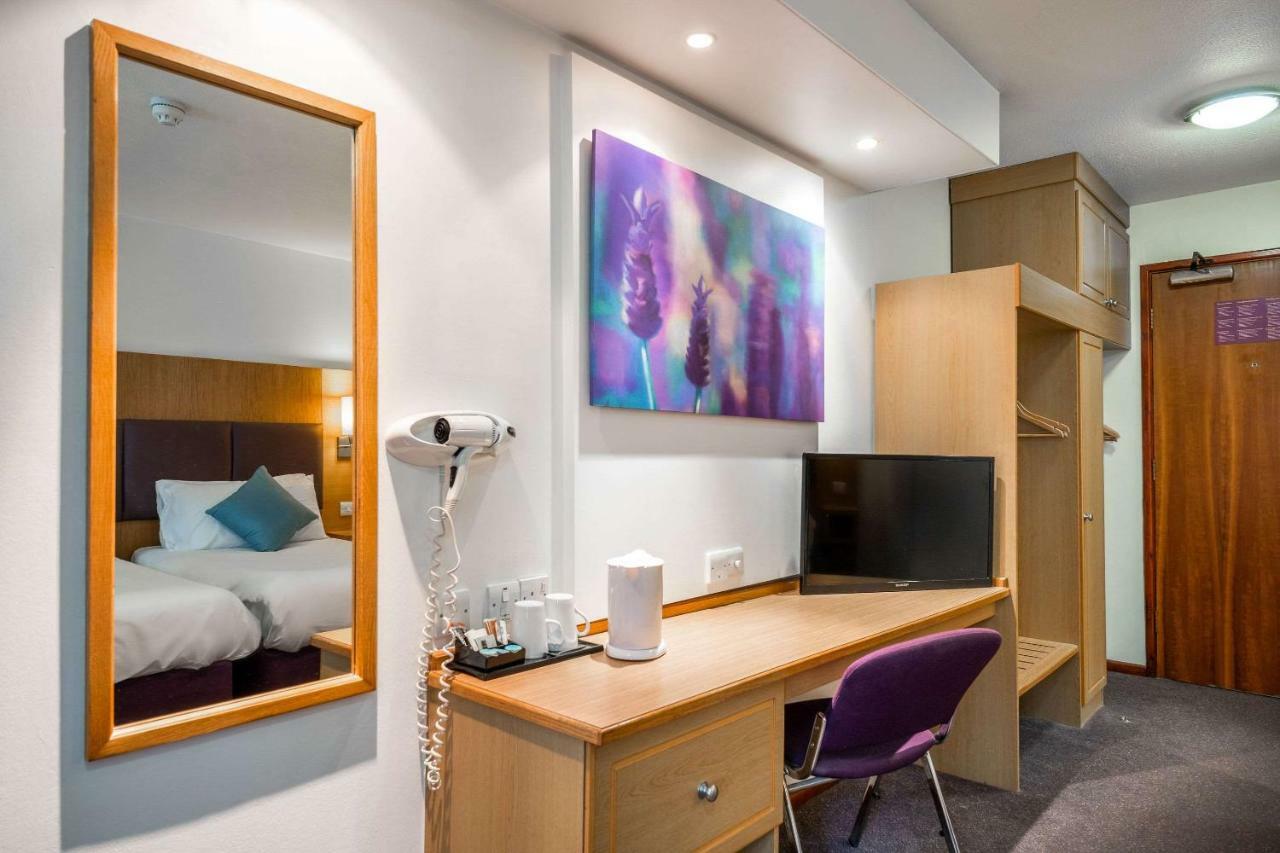 Comfort Inn Manchester North 米德尔顿 外观 照片