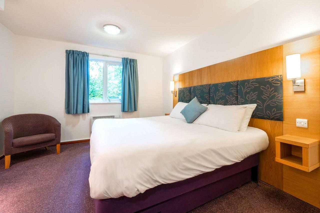 Comfort Inn Manchester North 米德尔顿 外观 照片